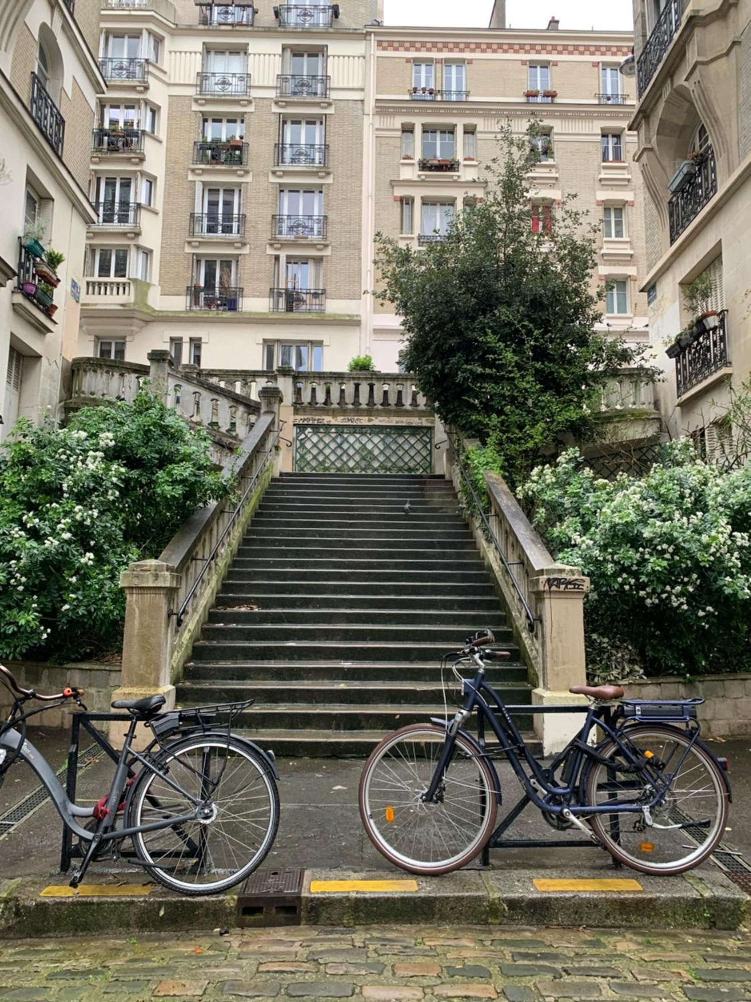 Loft Montmartre Au Pieds Des Vignes Apartment Paris Bagian luar foto