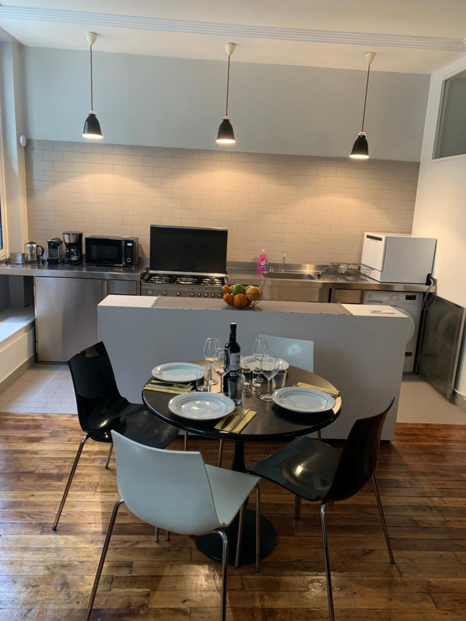 Loft Montmartre Au Pieds Des Vignes Apartment Paris Bagian luar foto